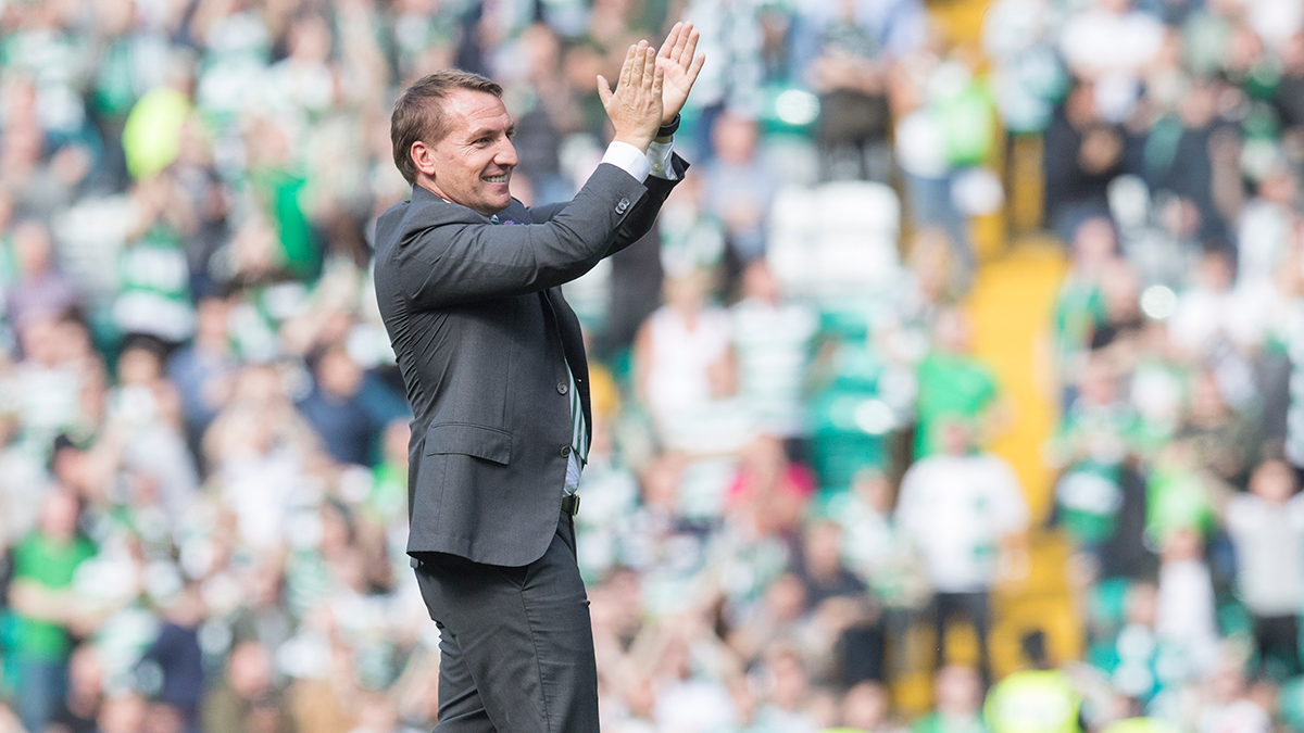 El entrenador del Celtic, Brendan Rodgers, celebrando la victoria sobre el Glasgow Rangers