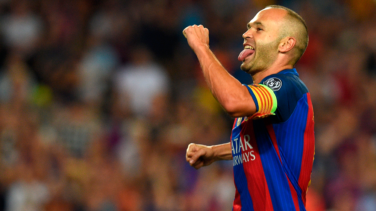 Andrés Iniesta celebrating his goal in front of the Celtic of Glasgow