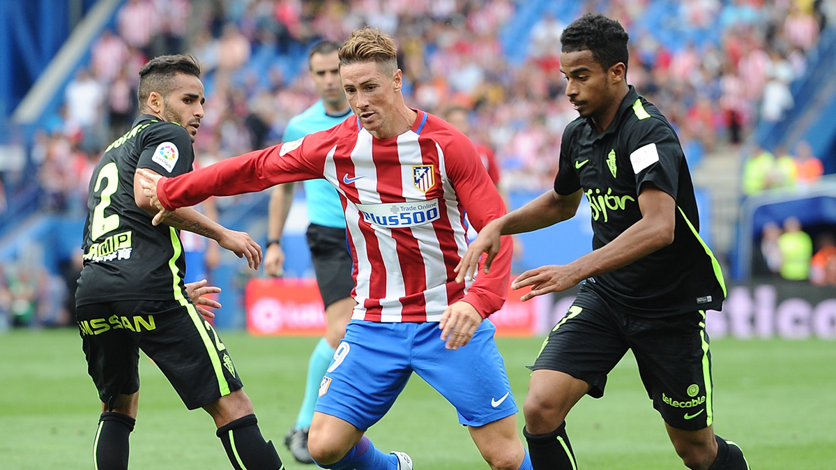 Douglas Pereira, defending of a confined of Fernando Torres