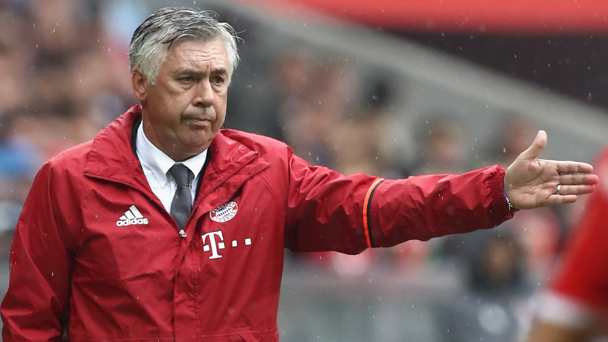 Carlo Ancelotti, dirigiendo al Bayern Múnich en Bundesliga