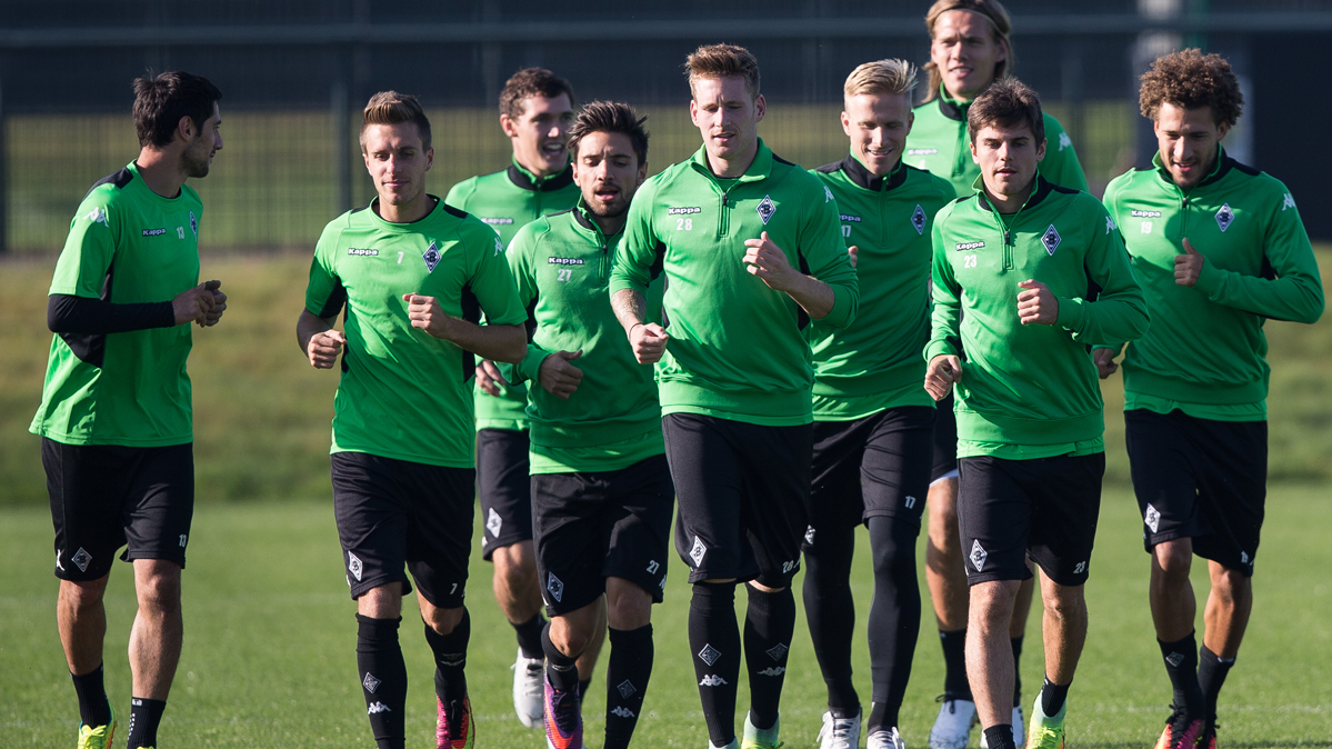 El Borussia M'Gladbach, entrenando esta mañana en el Borussia Park