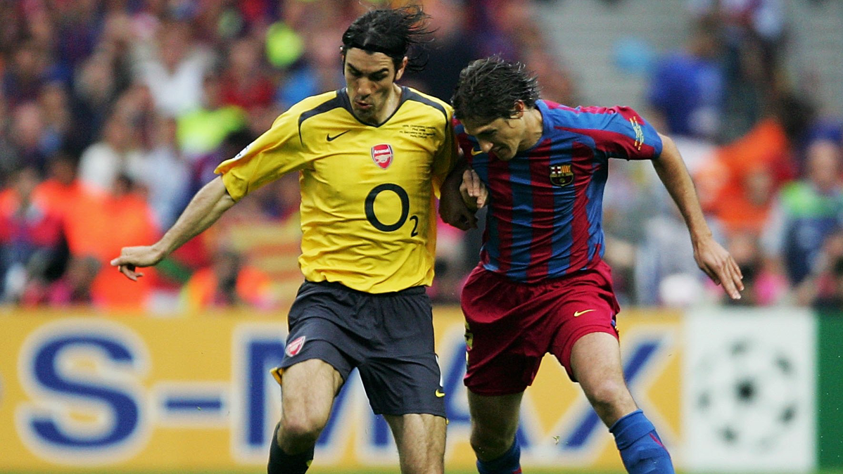Robert Pires and José Edmilson, pugnando by a balloon in Champions