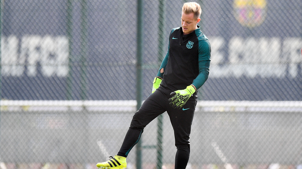 Marc-André Ter Stegen, during a training with the Barça