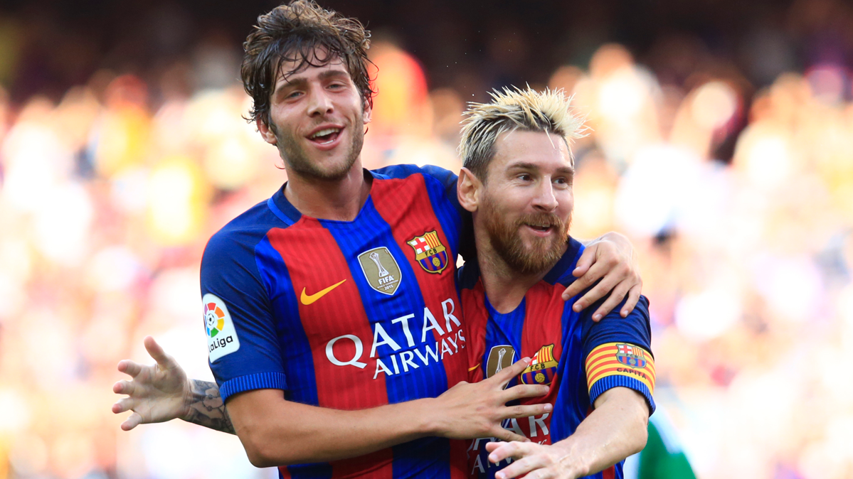 Sergi Roberto, celebrando un gol de Leo Messi contra el Betis