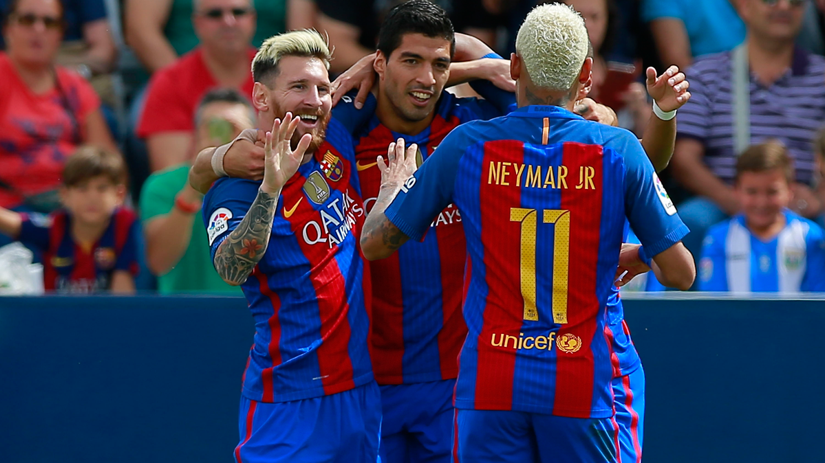 Messi, Neymar Jr y Luis Suárez, celebrando un gol en Butarque