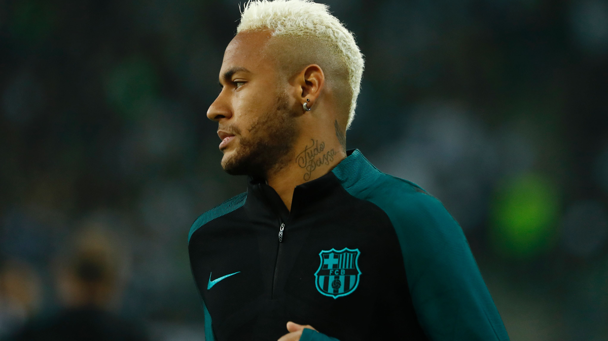 Neymar Jr, calentando antes de un partido con el FC Barcelona