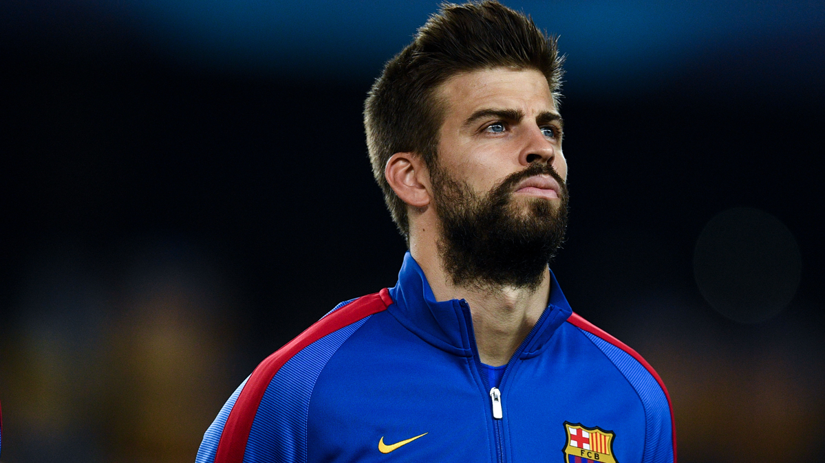 Gerard Piqué, antes de un partido con el FC Barcelona en Champions League