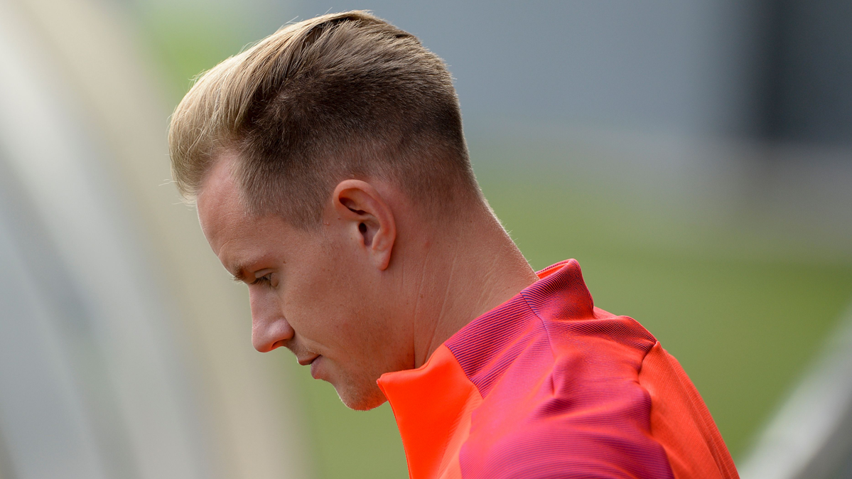 Ter Stegen, going out to train with the FC Barcelona