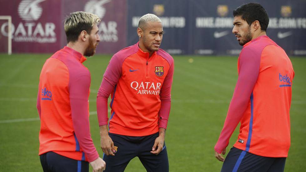 Leo Messi, Neymar Júnior y Luis Suárez, en un entreno del Barça