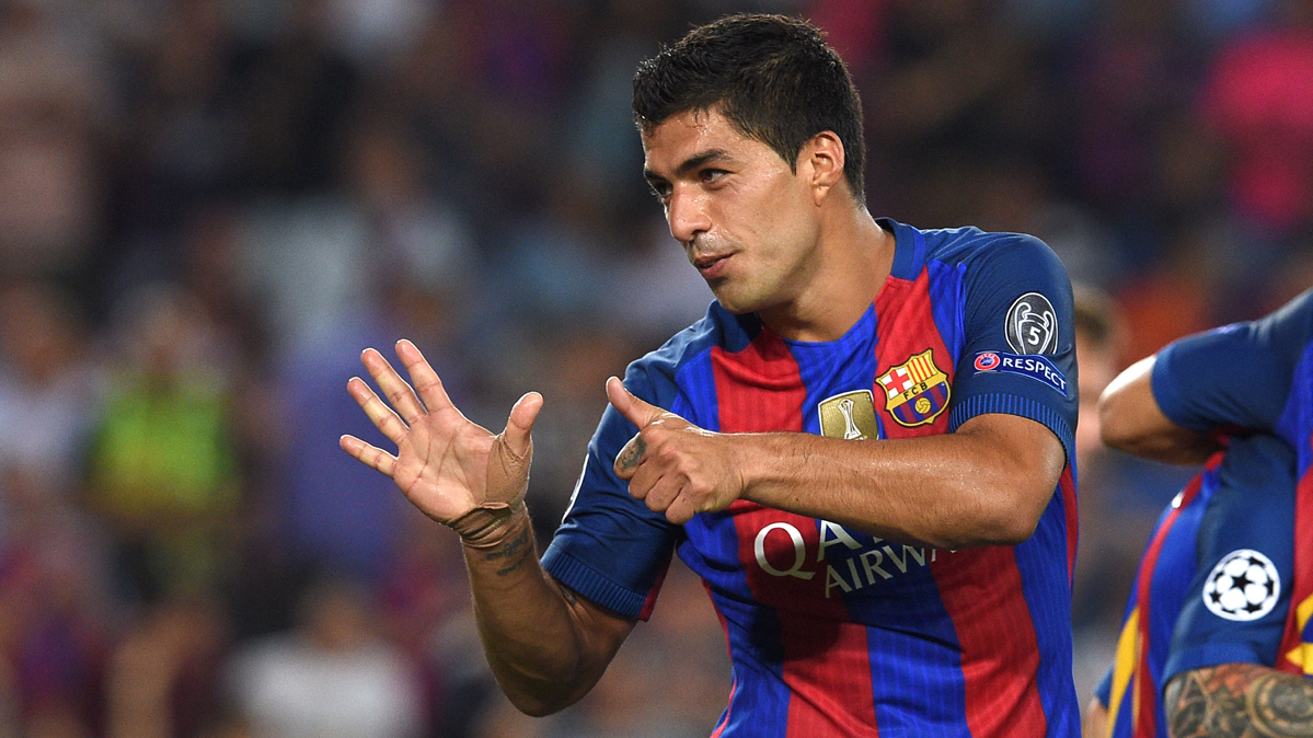 Luis Suárez, celebrando un gol con el FC Barcelona en el Camp Nou