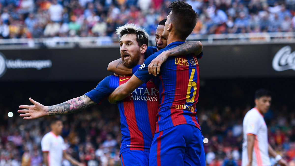 Leo Messi, celebrando el gol marcado de penalti en Mestalla