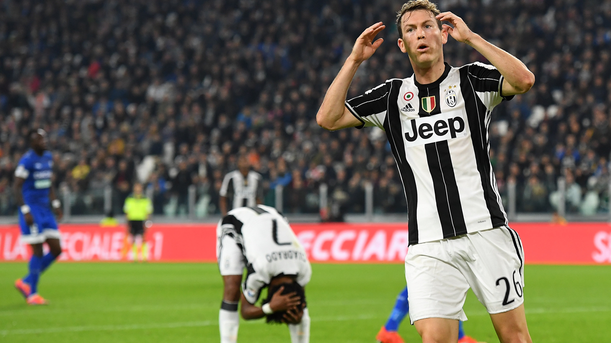 Stephan Lichtsteiner, after failing an occasion with the Juventus