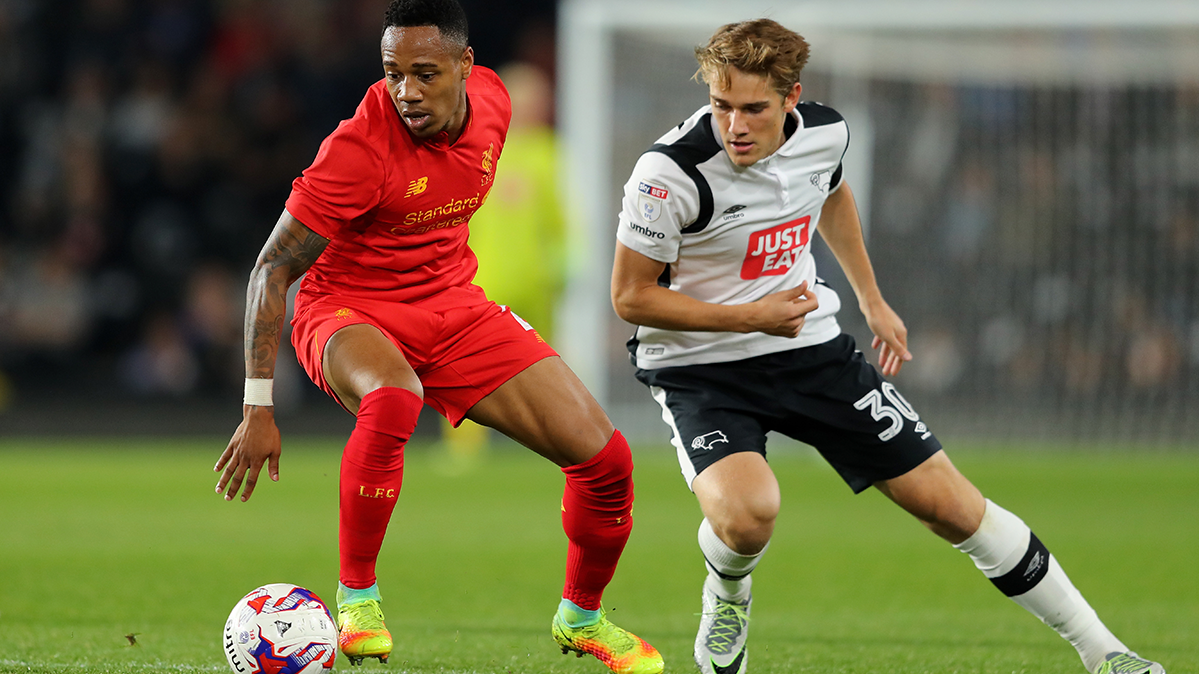 Nathaniel Clyne in a party of Glass with the Liverpool and in front of the Derby County
