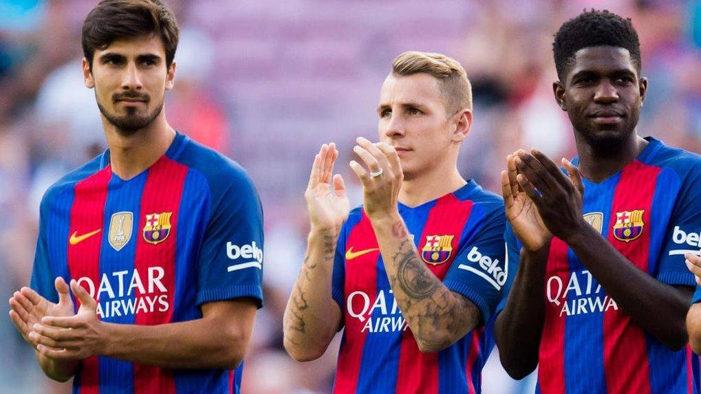 André Gomes, Lucas Digne y Samuel Umtiti, en una imagen de archivo