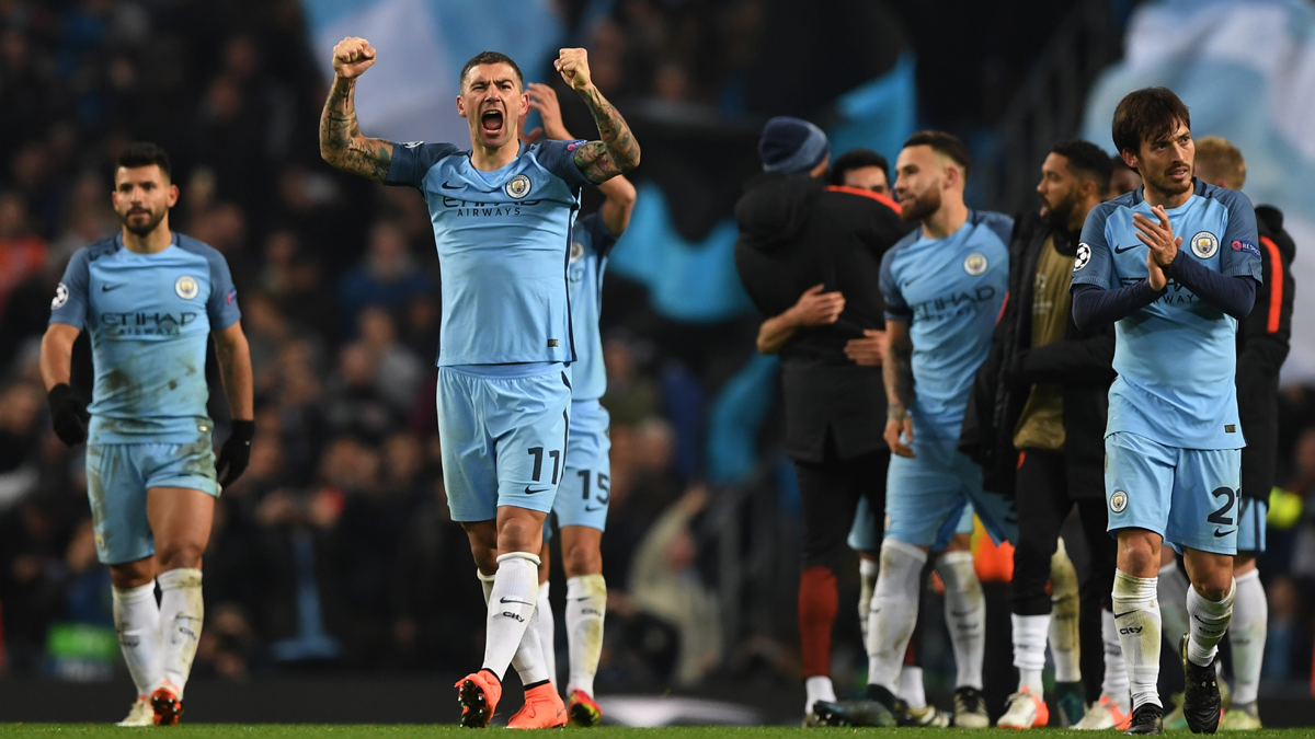 The players of the Manchester City, celebrating the triumph against the Barça