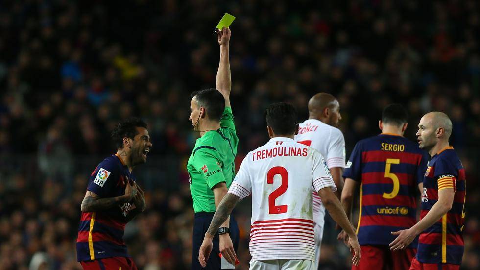 Jaime Latre en el último FC Barcelona vs Sevilla FC con actuación polémica por su parte