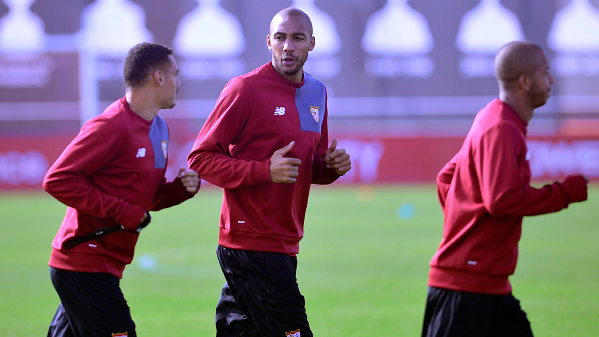 Steven N'Zonzi, in a training with the Seville FC