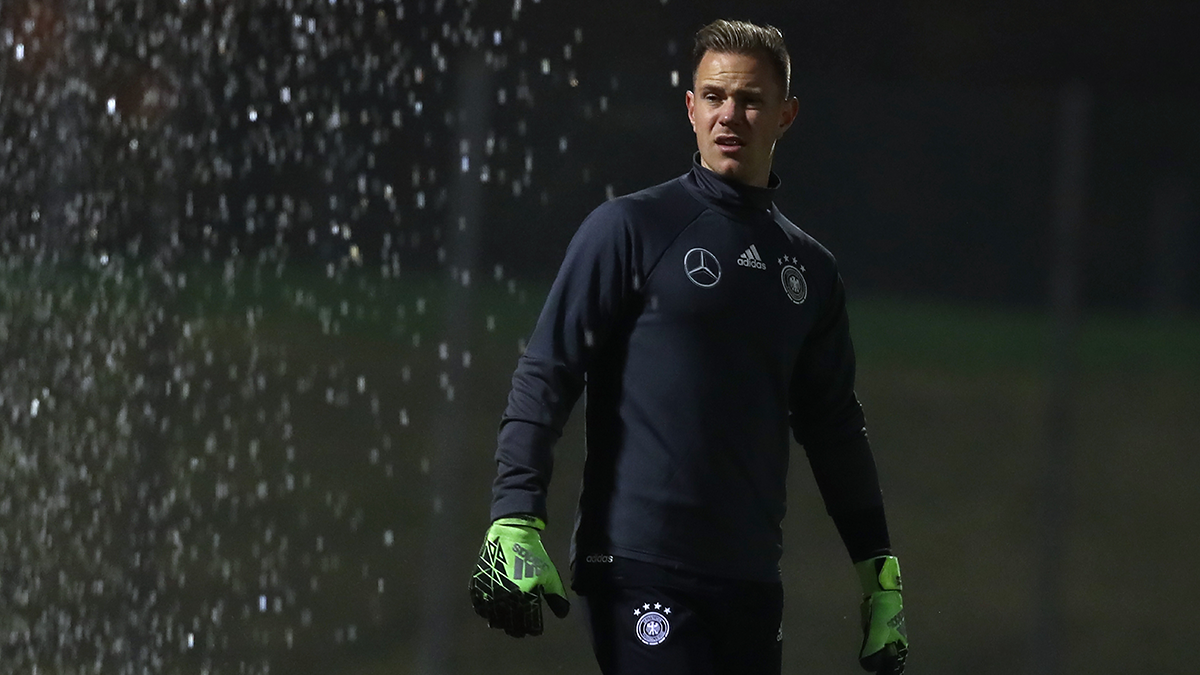 Marc-André ter Stegen in a train with Germany this November