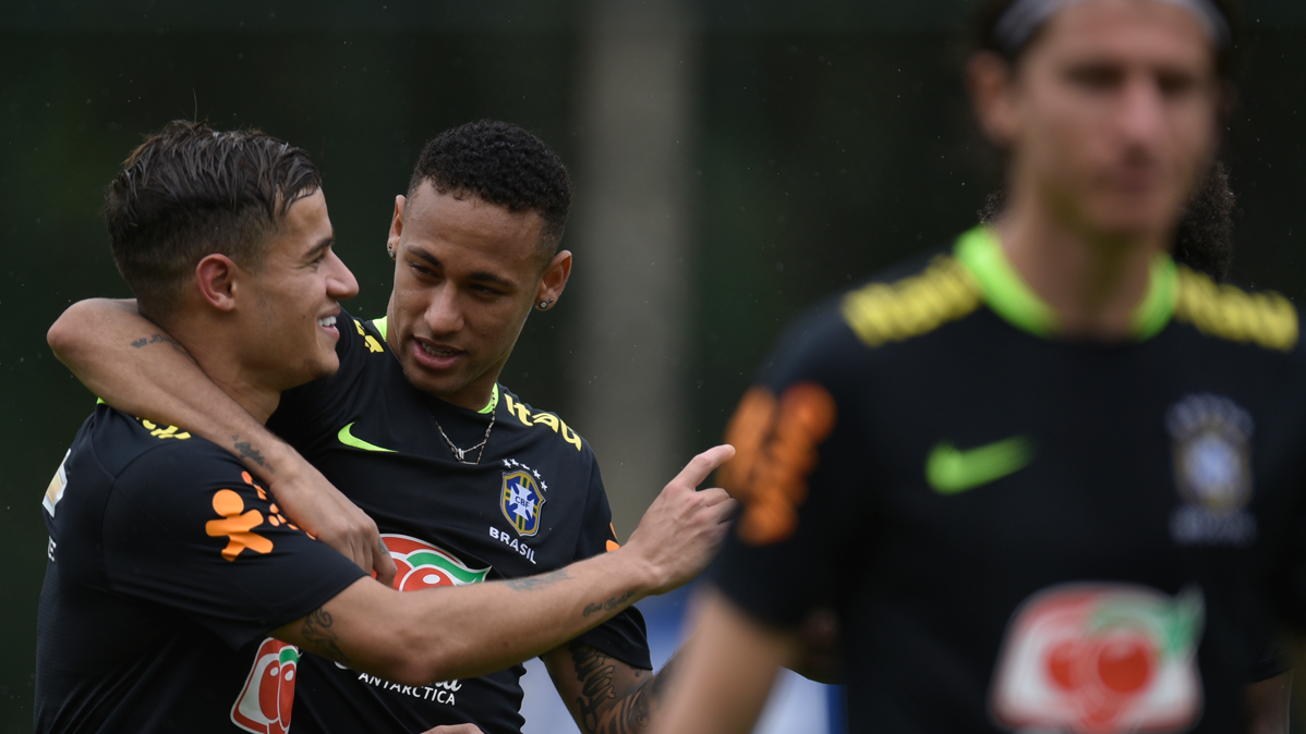 Coutinho And Neymar Jr, during a training with Brazil