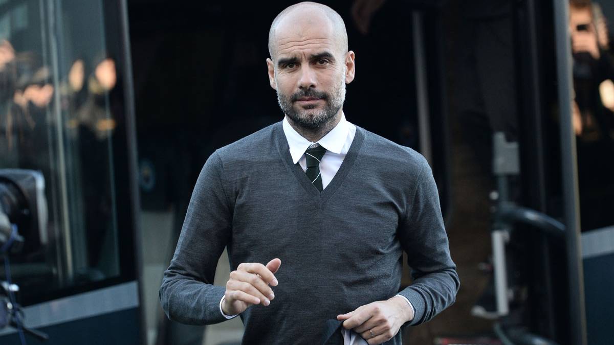 Pep Guardiola, going out of the installations of the Etihad Stadium
