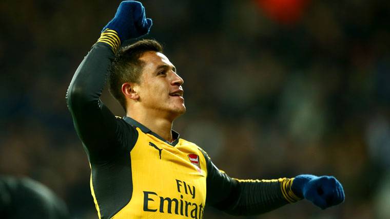 Alexis Sánchez, celebrating a goal annotated with the Arsenal