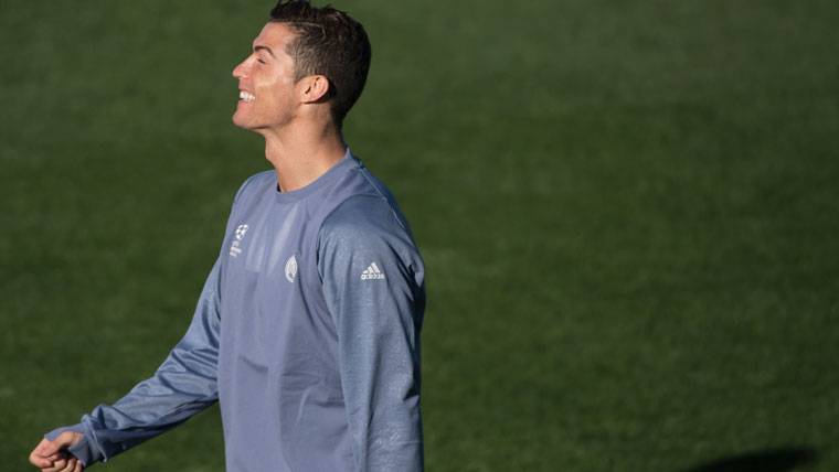 Cristiano Ronaldo, during a training with the Real Madrid
