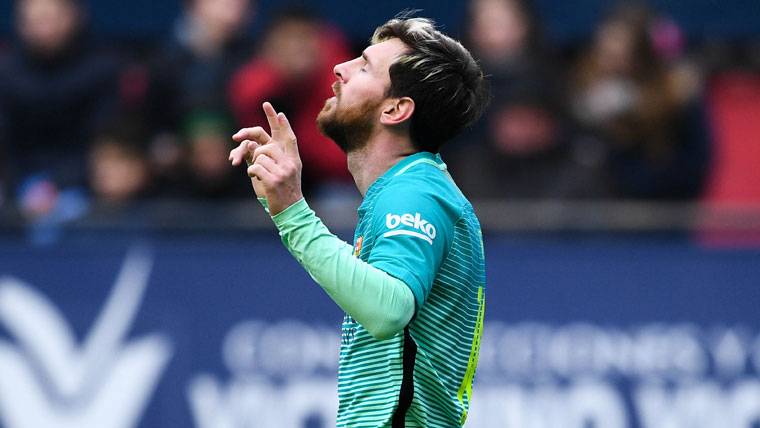 Leo Messi, celebrating one of the marked goals against Osasuna