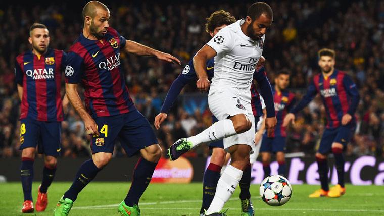 Lucas Moura, finishing a played against the FC Barcelona
