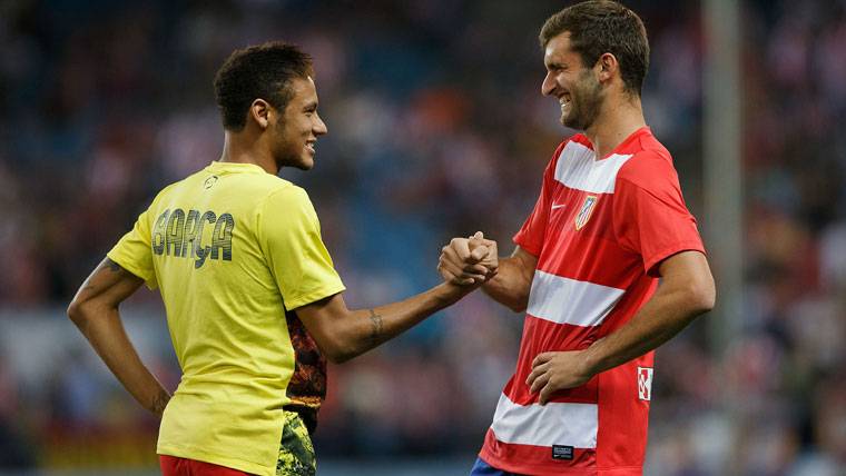 Neymar Jr y Leo Baptistao, saludándose en un Barça-Atlético de hace años
