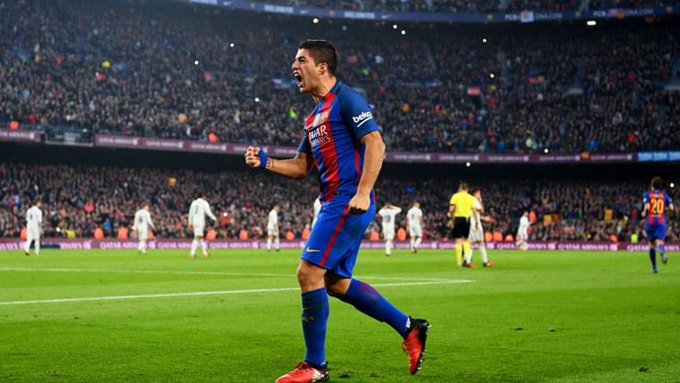 Luis Suárez, after marking a goal in the Classical of League
