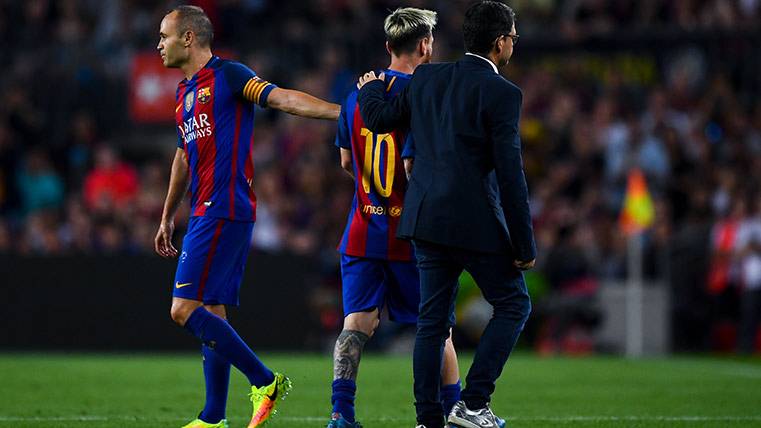Andrés Iniesta and Leo Messi, the following in renewing with the Barça