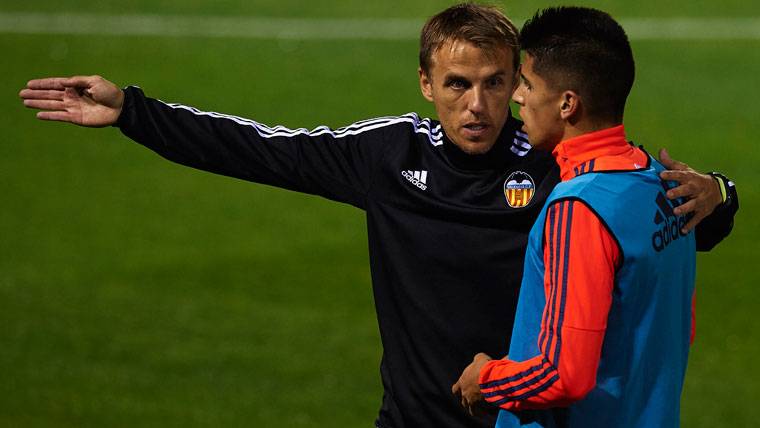 Joao Cancel, receiving instructions of Phil Neville in an image of archive