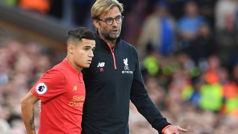 Jürgen Klopp and Coutinho, during a party of the Liverpool this season