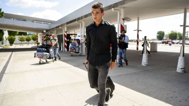 Giovani Celso, after landing in Paris to sign with the PSG
