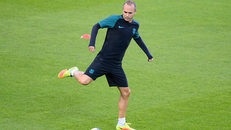 Andrés Iniesta, in a train of the FC Barcelona