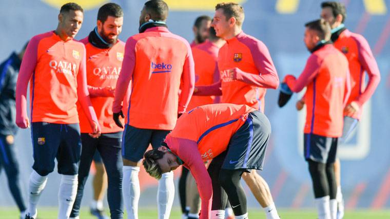 Leo Messi, entrenando junto al resto de sus compañeros