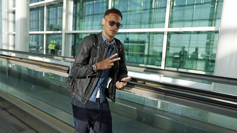 Neymar Jr, before travelling with the Barça