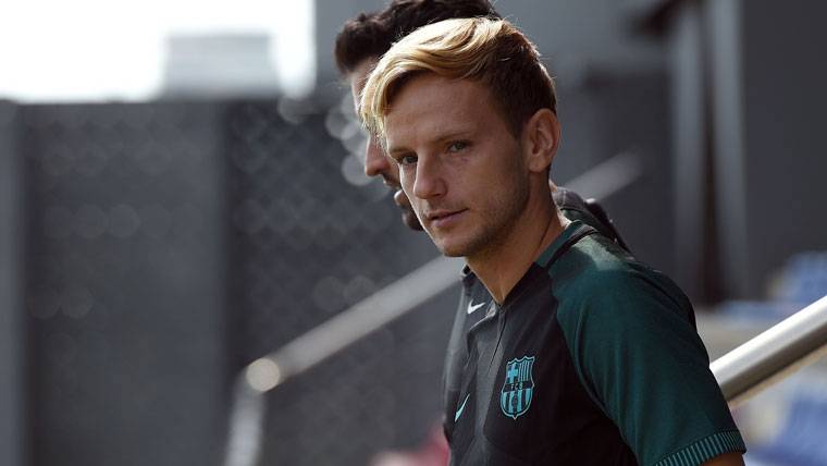 Rakitic, before a training with the FC Barcelona