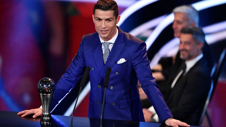 Cristiano Ronaldo, dando su discurso tras recibir el The Best