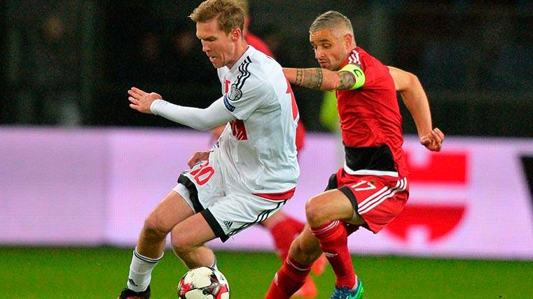 The midfield player of the BEAT Borisov Aleksandr Hleb no  arrepiente of his signing by the FC Barcelona