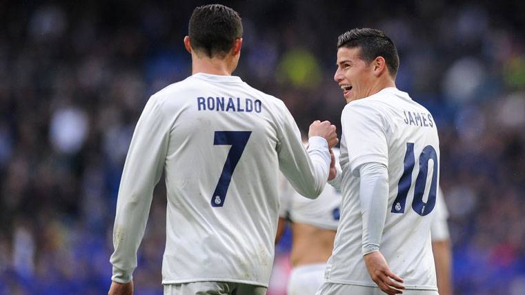 Cristiano and James, celebrating a goal with the Real Madrid