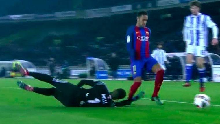 Rulli se llevó por delante a Neymar en el Real-Barça