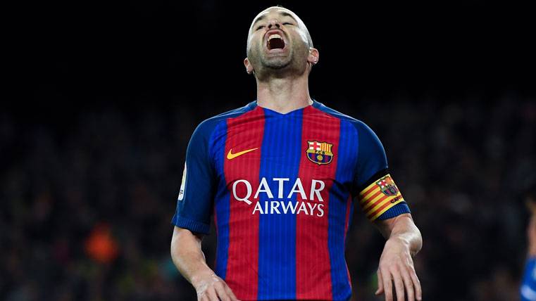 Andrés Iniesta, lamentándose por una acción contra la Real Sociedad