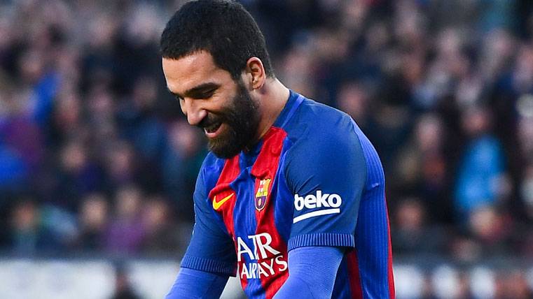 Arda Turan, celebrando un gol marcado con el FC Barcelona