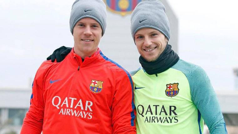 Ter Stegen And Rakitic, during a training of the FC Barcelona