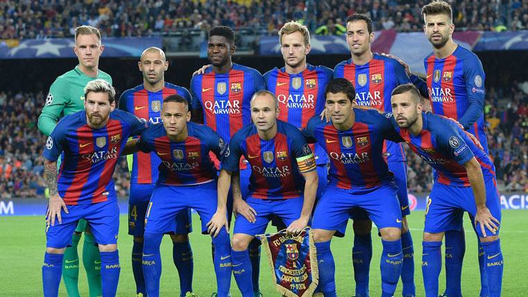 Iniesta y Busquets, en el once titular del FC Barcelona