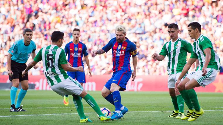 Leo Messi, durante un partido contra el Real Betis en el Camp Nou