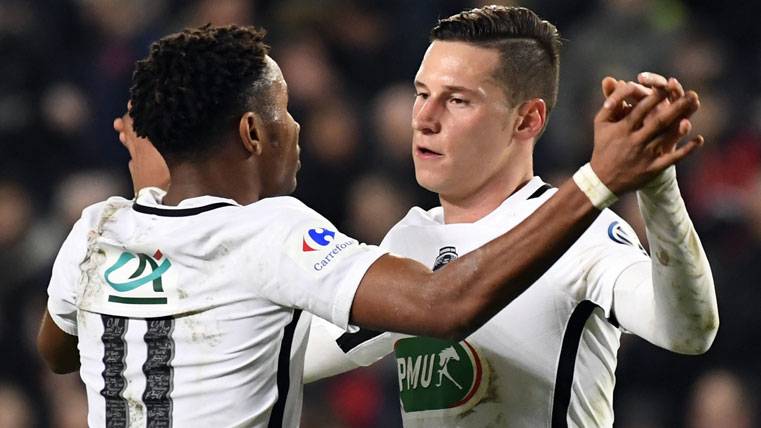 Julian Draxler, after marking a goal with the PSG