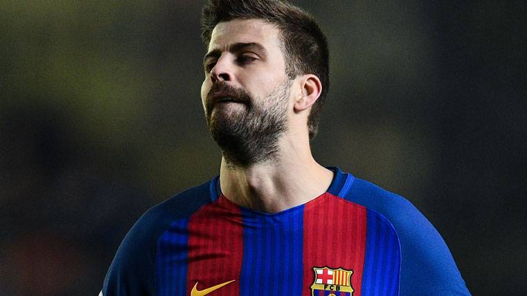 Gerard Piqué, durante un partido con el Barça en El Madrigal