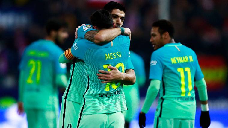 El FC Barcelona, celebrando un gol contra el Atlético en el Calderón